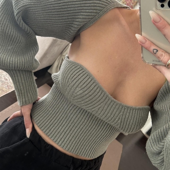 Zara Ribbed Sweater - Picture 3 of 3